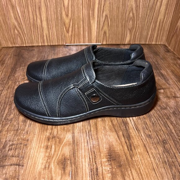 Clarks Collection Loafers women's size 8 Black Leather Slip On Casual Flat Shoes - Picture 1 of 7